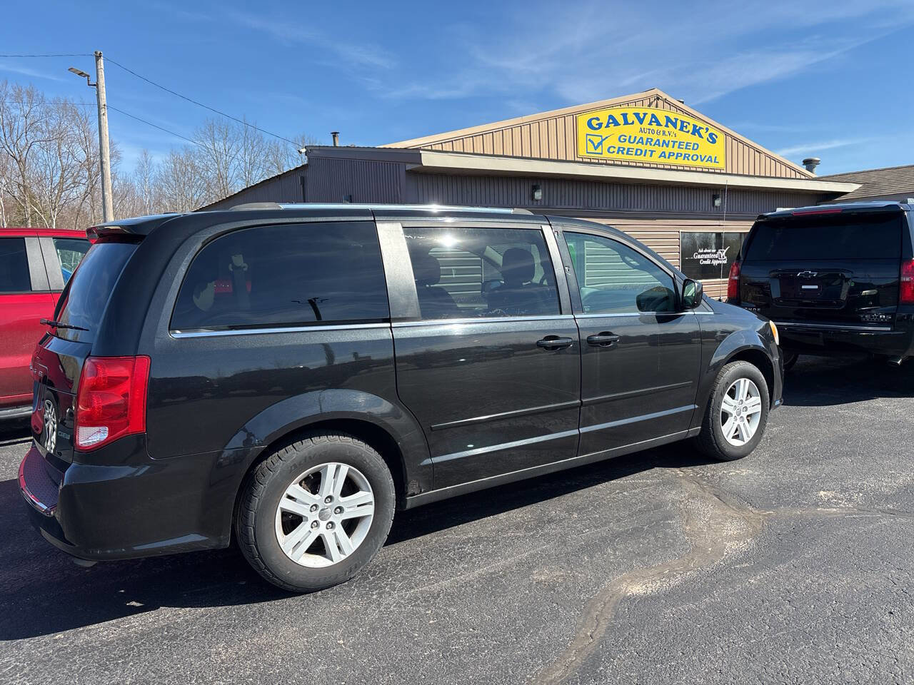 Used 2013 Dodge Grand Caravan Crew w/ Entertainment Group 1 FWD image 4
