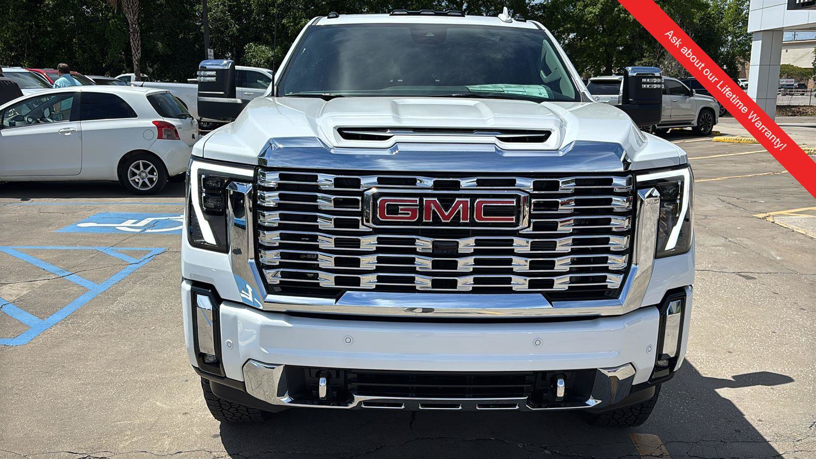 New 2026 GMC Sierra 2500 Denali w/ Denali Reserve Package AWD/4WD image 2