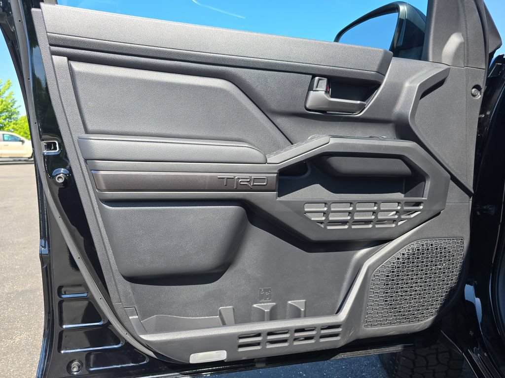 Used 2025 Toyota Tacoma TRD Off-Road w/ TRD Off Road Upgrade Package AWD/4WD image 28