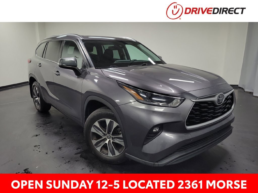 Used 2021 Toyota Highlander XLE AWD/4WD image 1