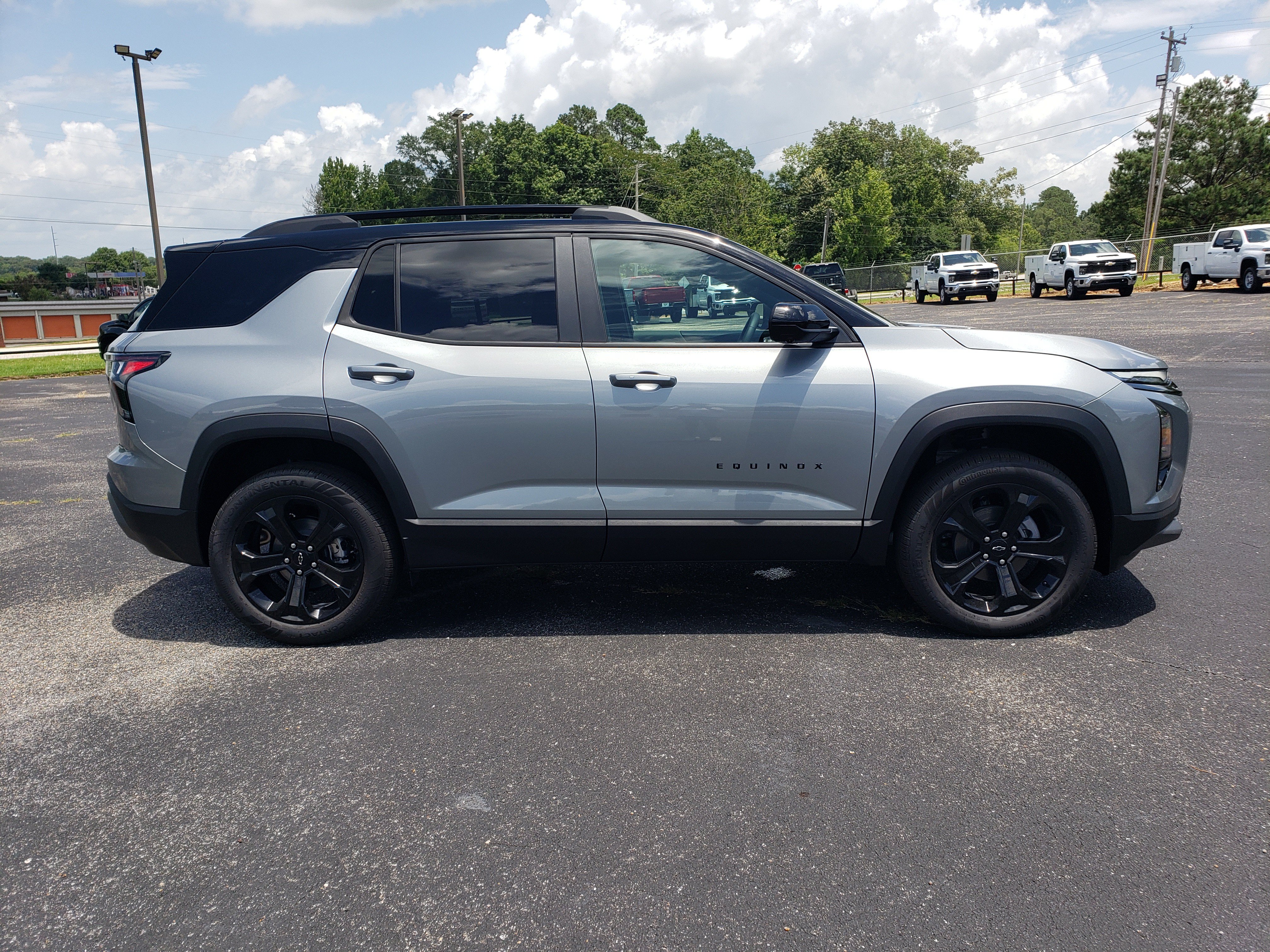 New 2026 Chevrolet Equinox LT w/ Convenience Package II FWD image 5