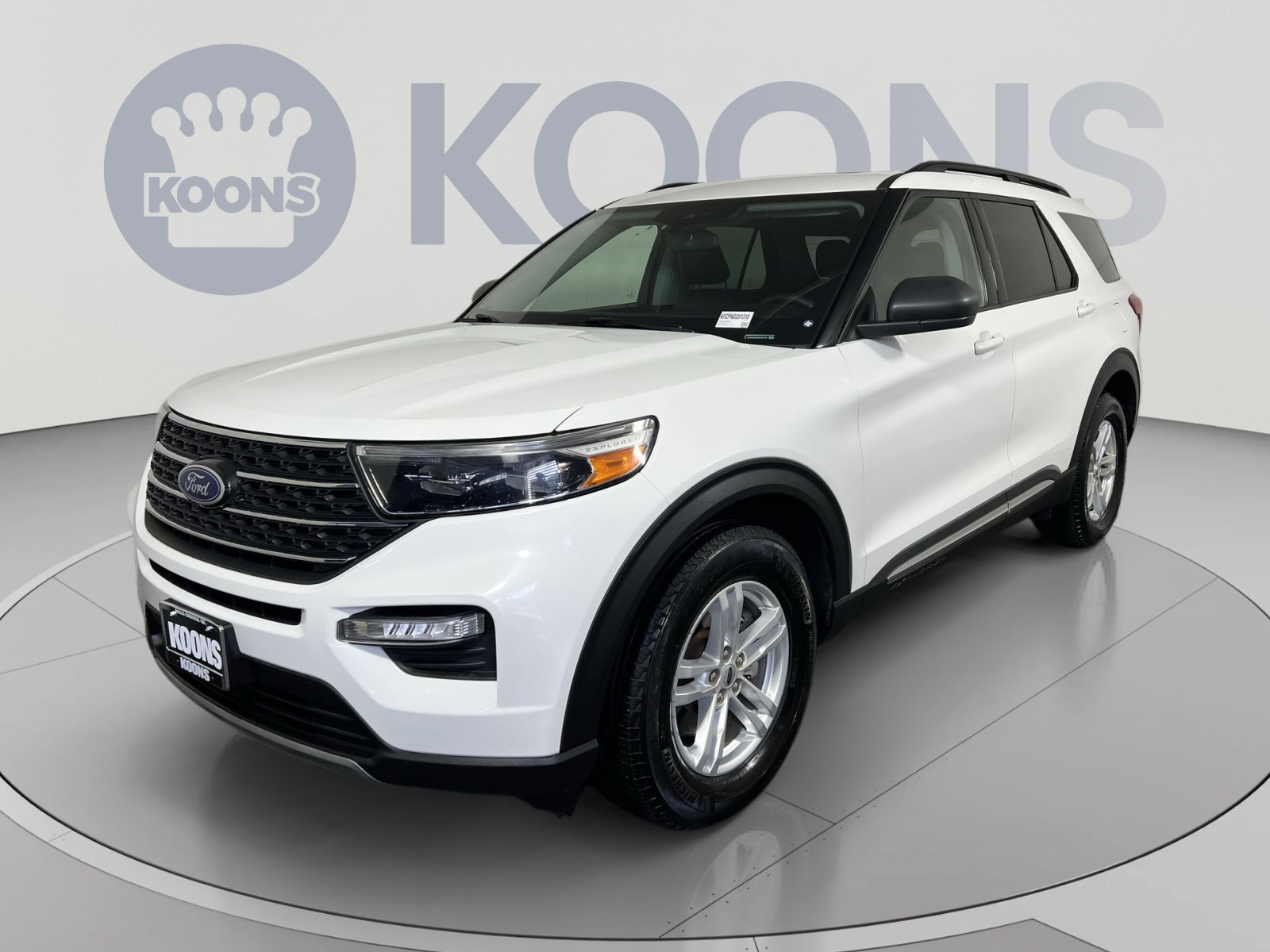 Certified 2022 Ford Explorer XLT w/ Equipment Group 202A AWD/4WD image 1