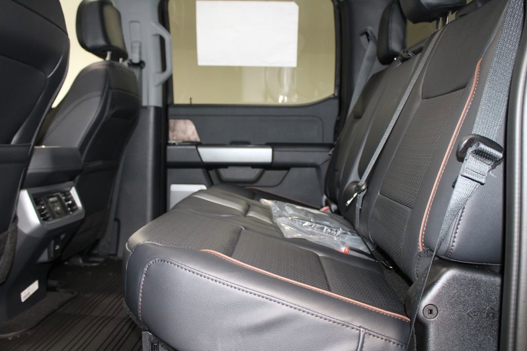 New 2026 Ford F250 Lariat w/ Black Appearance Package image 28