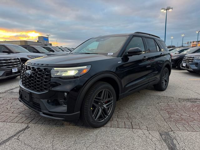 New 2026 Ford Explorer ST-Line w/ ST-Line Street Pack image 3