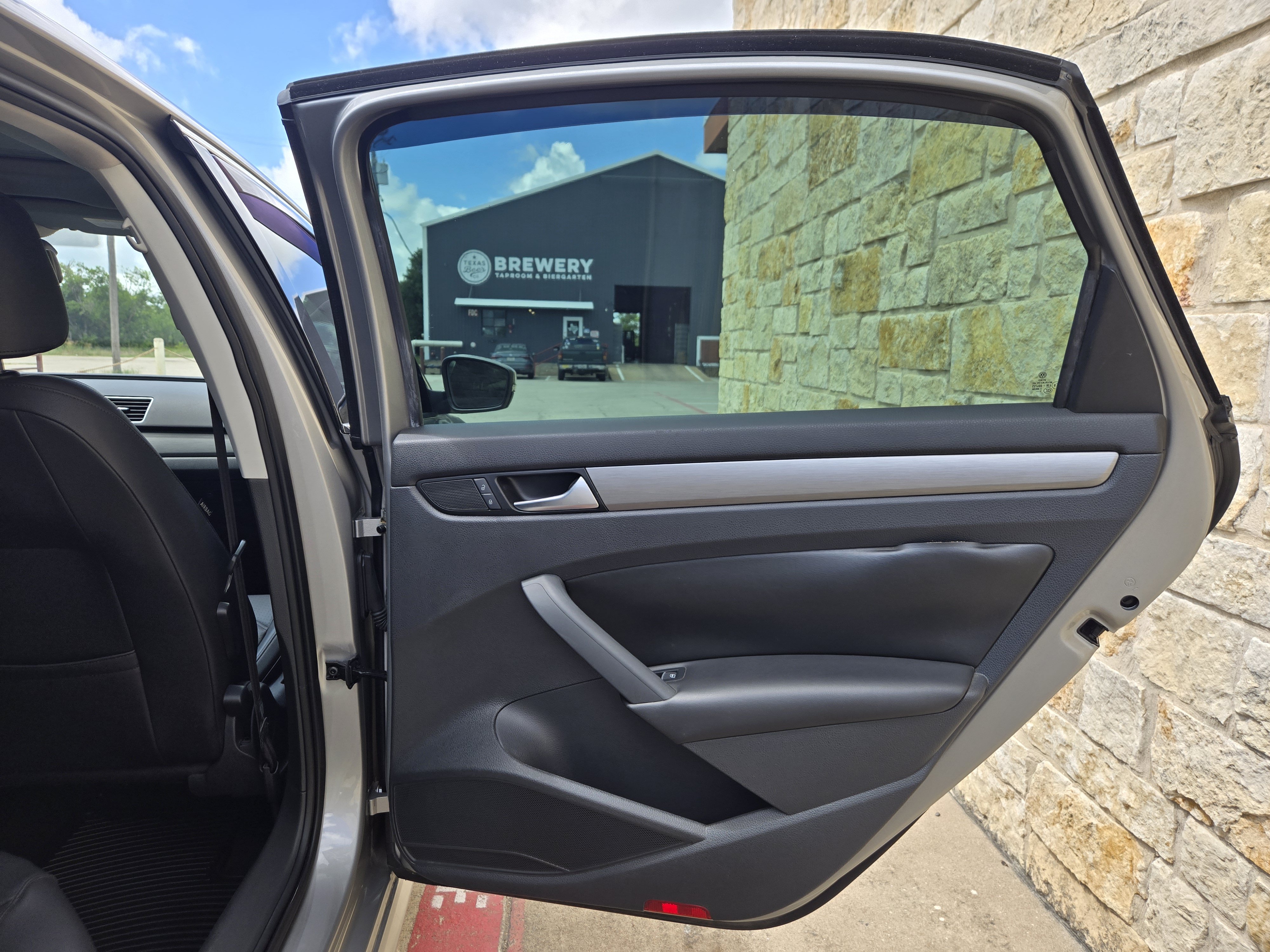 Used 2014 Volkswagen Passat TDI SE FWD image 10