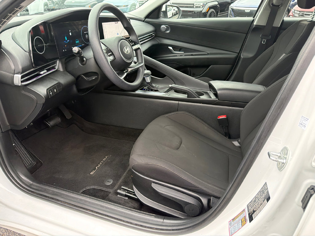 Used 2024 Hyundai Elantra SEL FWD image 9
