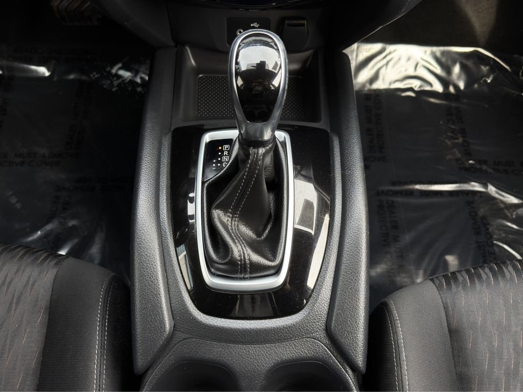 Used 2020 Nissan Rogue SV image 19