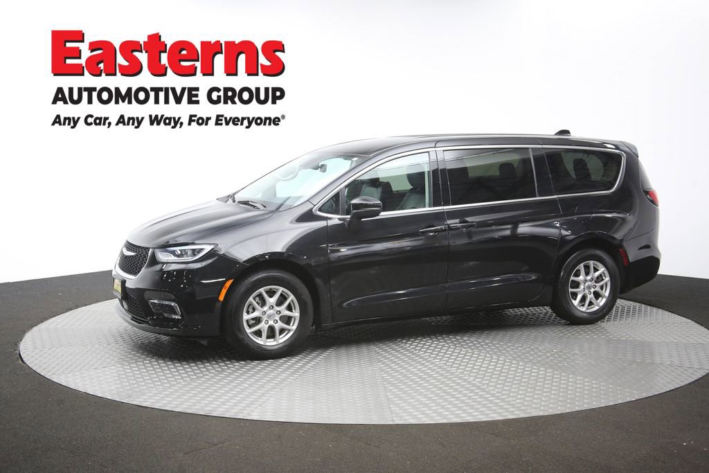 Used 2023 Chrysler Pacifica Touring-L FWD image 58