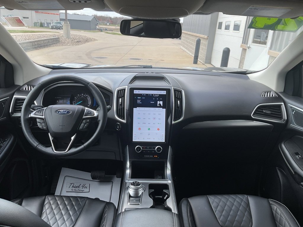 Used 2024 Ford Edge Titanium image 10