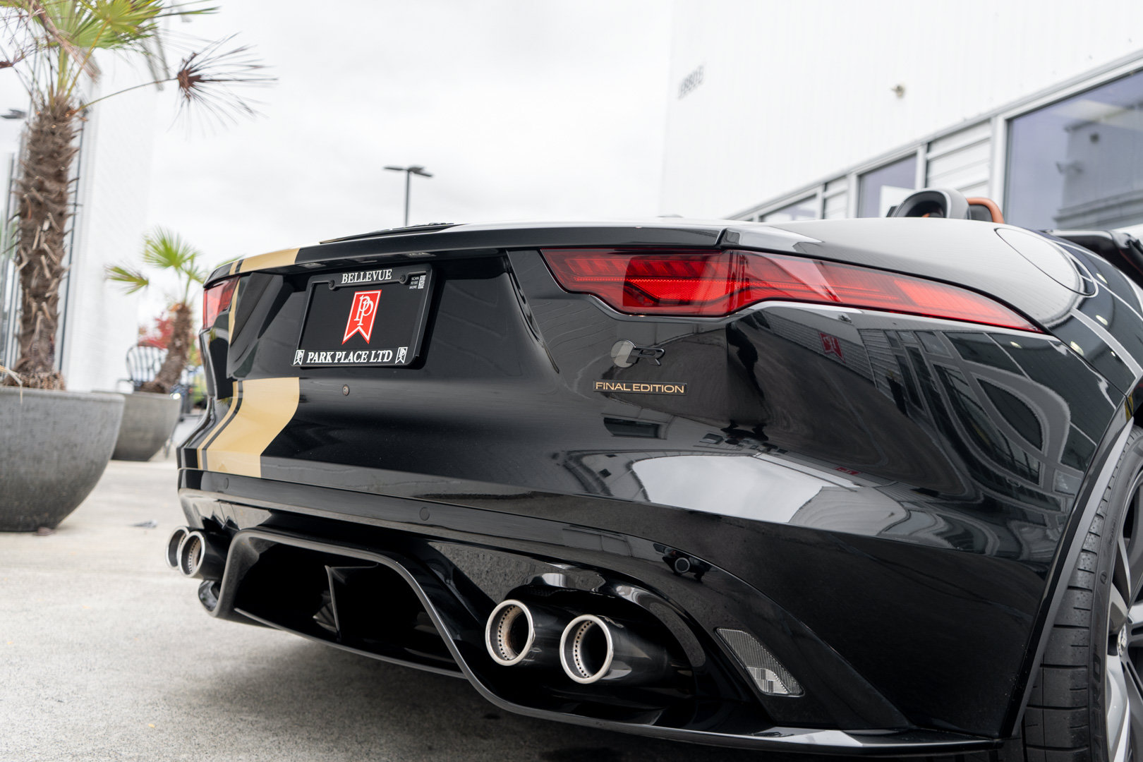 Used 2024 Jaguar F-TYPE R AWD/4WD image 8