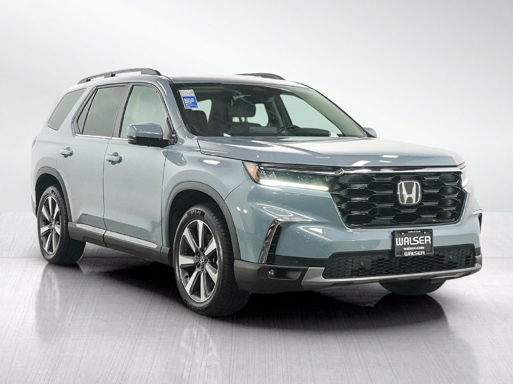 Used 2023 Honda Pilot Touring image 7