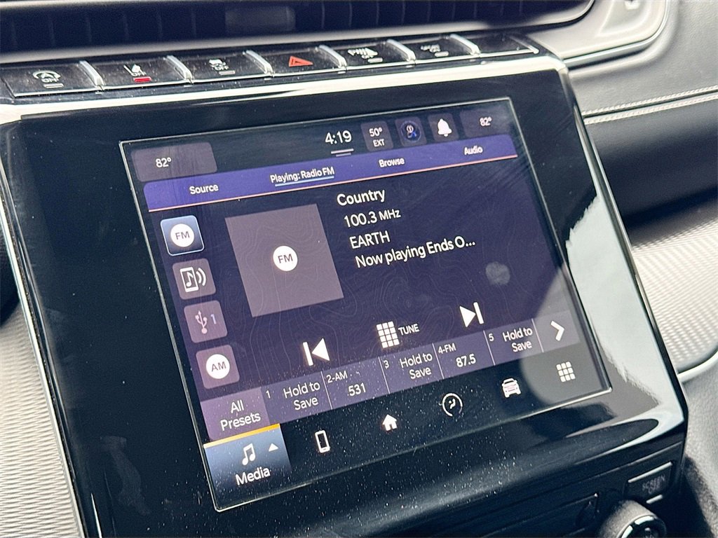 Used 2024 Jeep Grand Cherokee L Laredo image 14