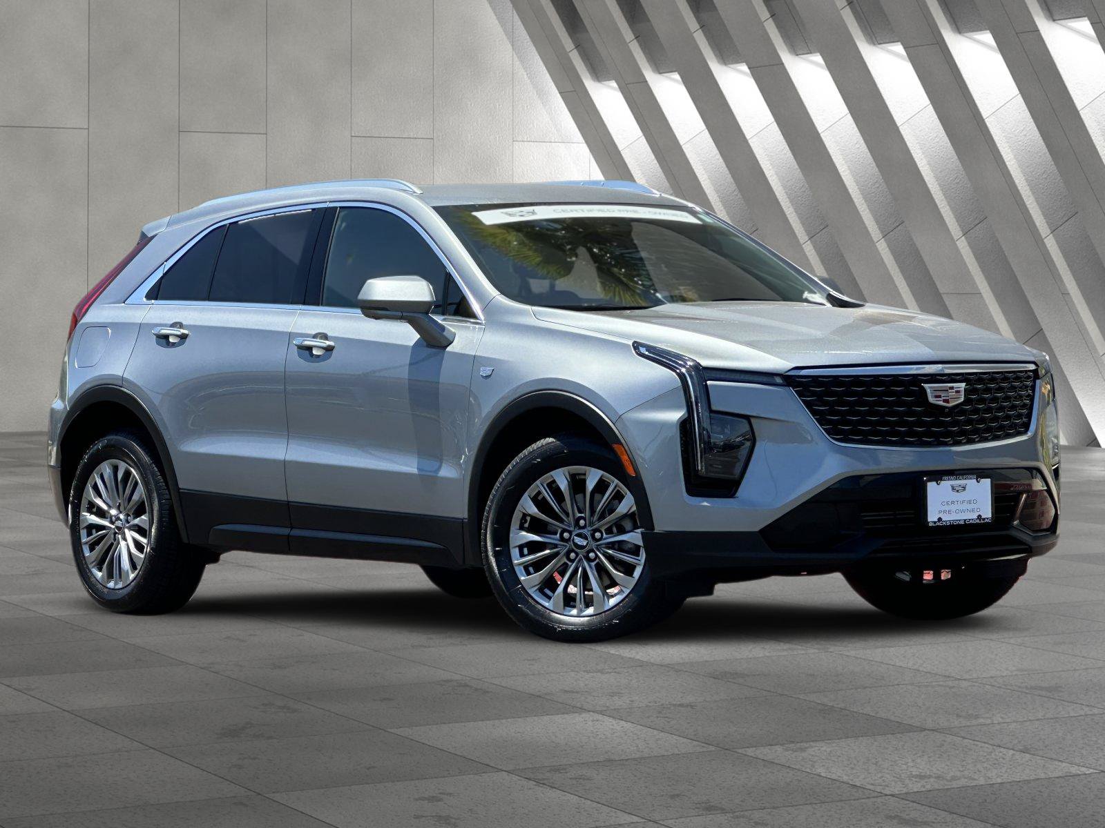 Certified 2025 Cadillac XT4 Premium Luxury FWD image 2