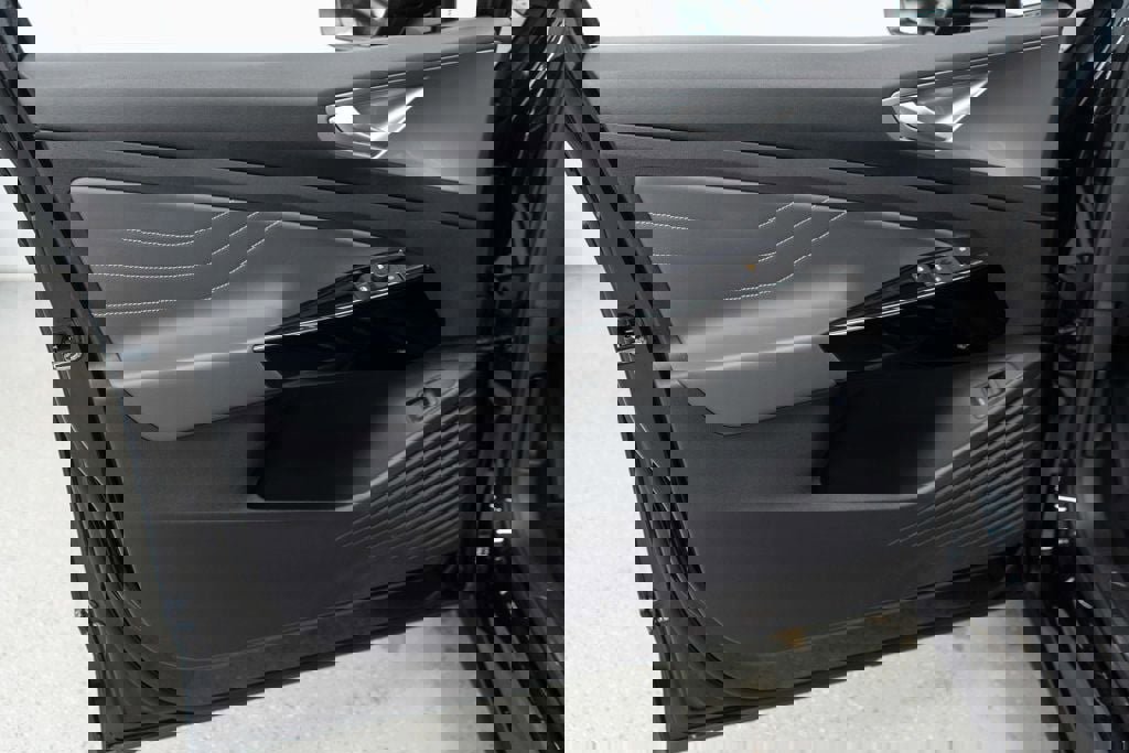 Used 2023 Volkswagen ID.4 Pro S Plus image 15