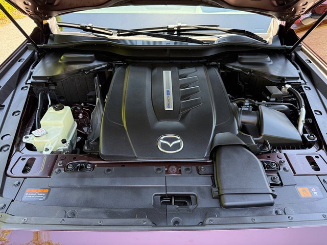 Used 2024 MAZDA CX-90 Plug-In Hybrid w/ Premium Pkg AWD/4WD image 9