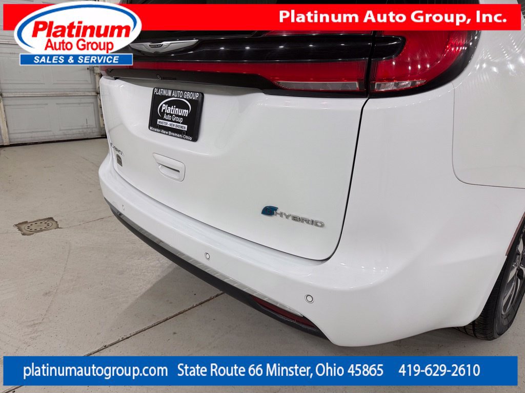 Used 2023 Chrysler Pacifica Limited FWD image 47