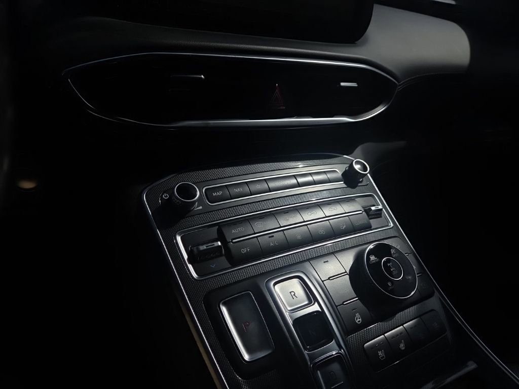 Used 2022 Hyundai Santa Fe Limited w/ Cargo Package image 16