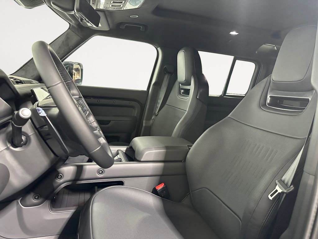New 2026 Land Rover Defender 110 AWD/4WD image 9