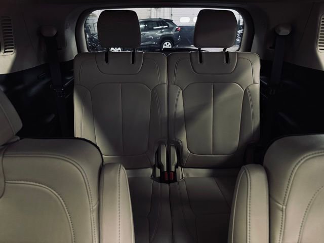 Used 2022 Jeep Grand Cherokee L Limited image 21