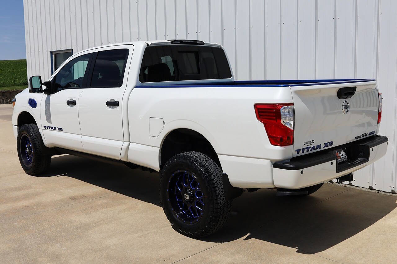 Used 2018 Nissan Titan SV w/ SV Convenience Package AWD/4WD image 3