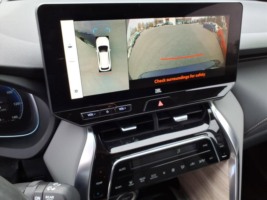 Used 2023 Toyota Venza Limited image 37