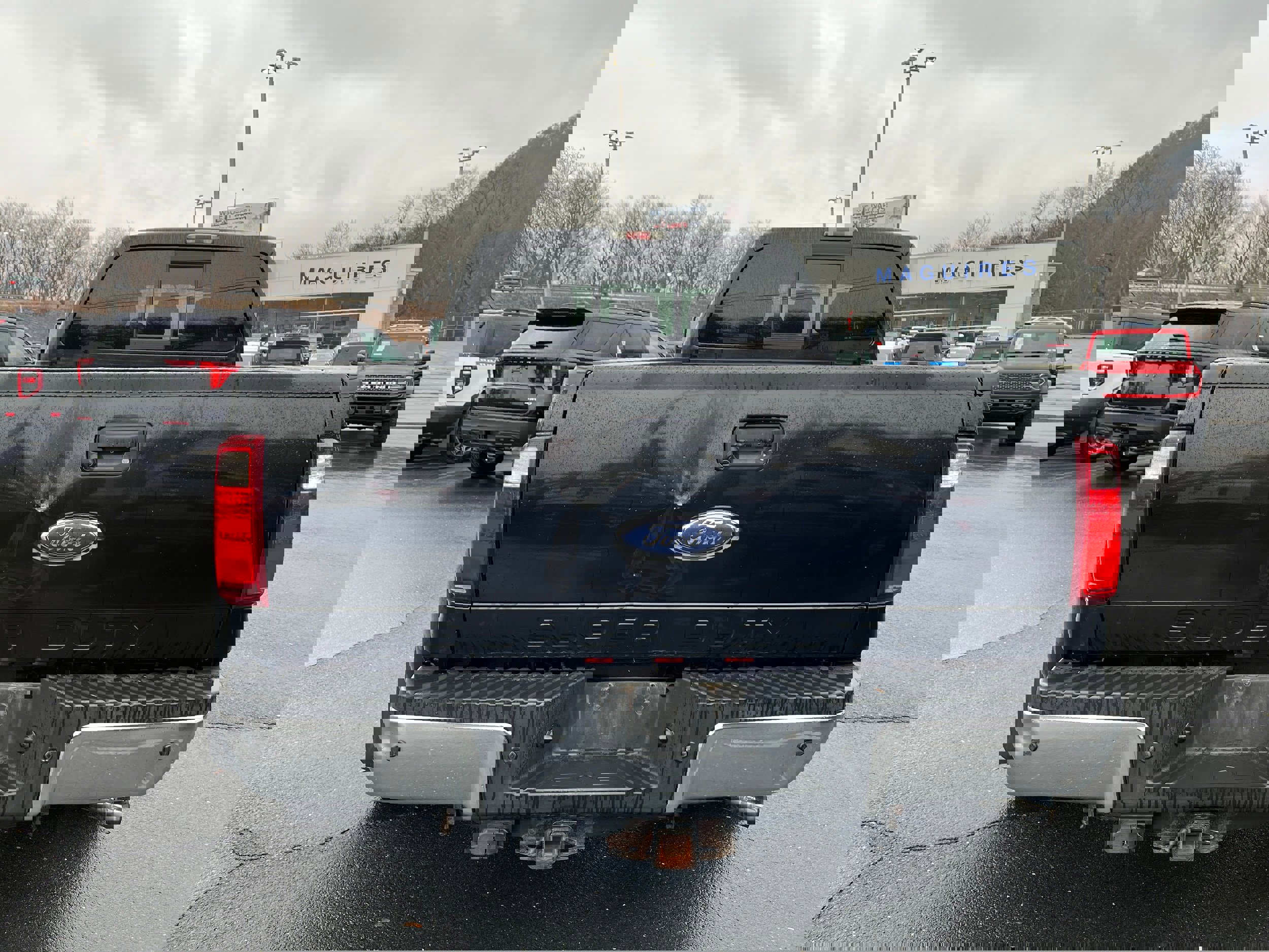 Used 2011 Ford F350 Lariat w/ Lariat Interior Pkg image 5