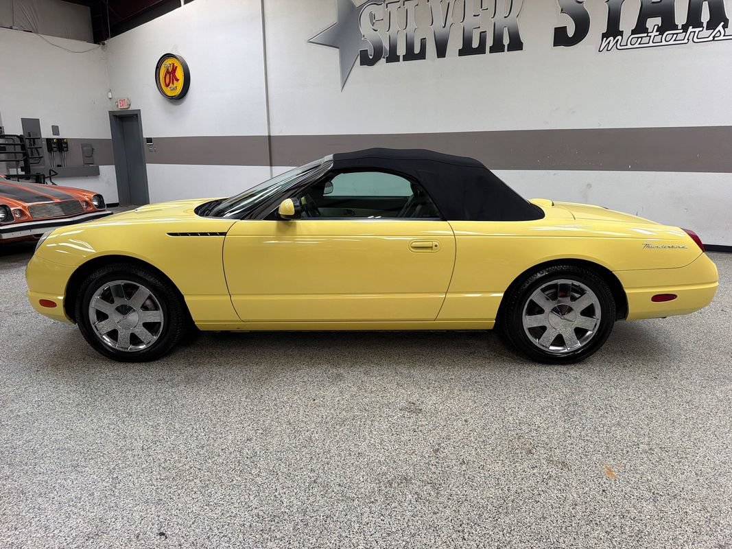 Used 2002 Ford Thunderbird RWD image 3