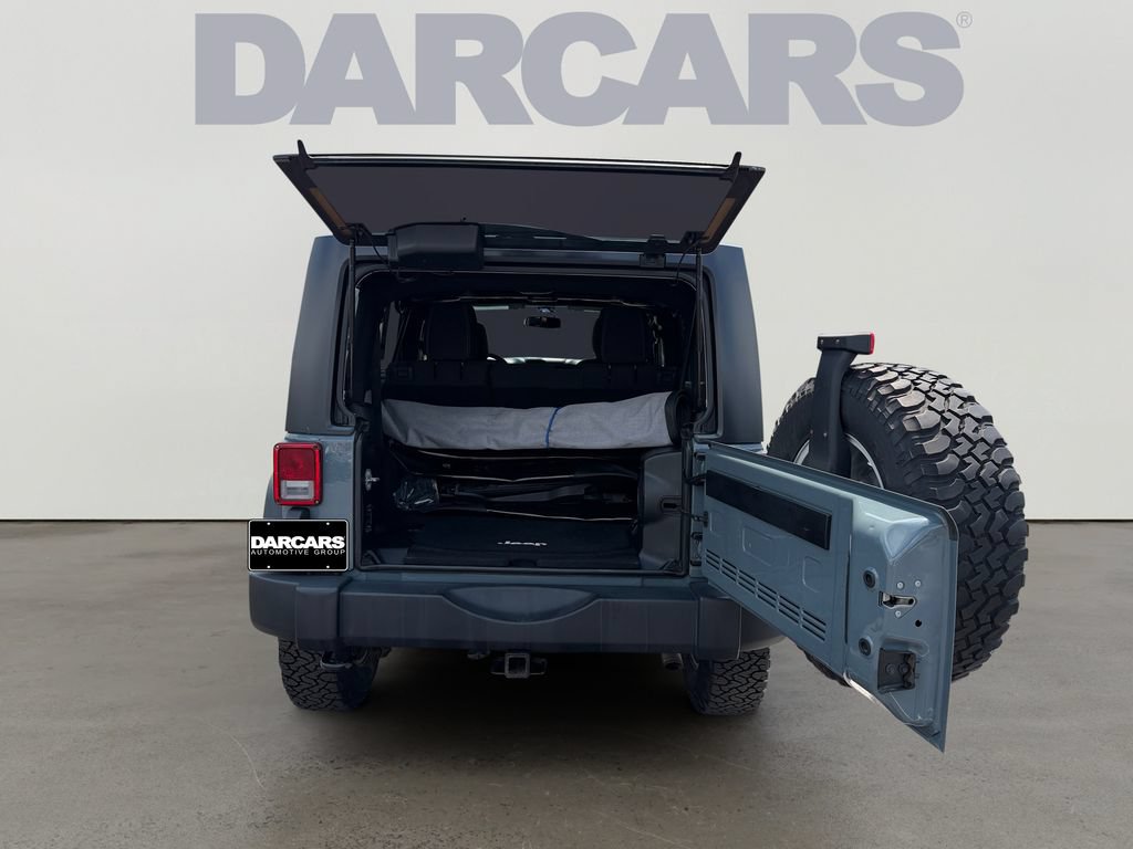 Used 2014 Jeep Wrangler Unlimited Rubicon w/ Connectivity Group AWD/4WD image 14