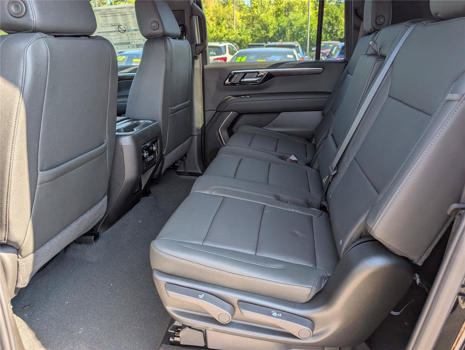 New 2026 Chevrolet Suburban LT w/ Sun And Tow Package AWD/4WD image 12