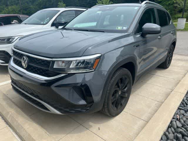 Certified 2023 Volkswagen Taos SE w/ Panoramic Sunroof Package