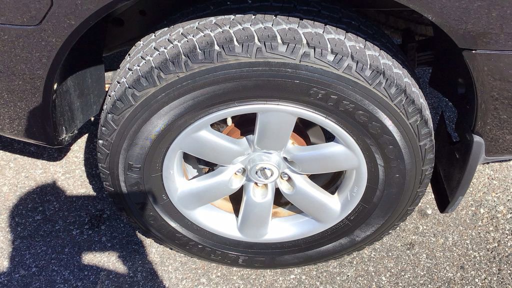 Used 2011 Nissan Titan SV w/ SV Premium Utility Pkg image 12