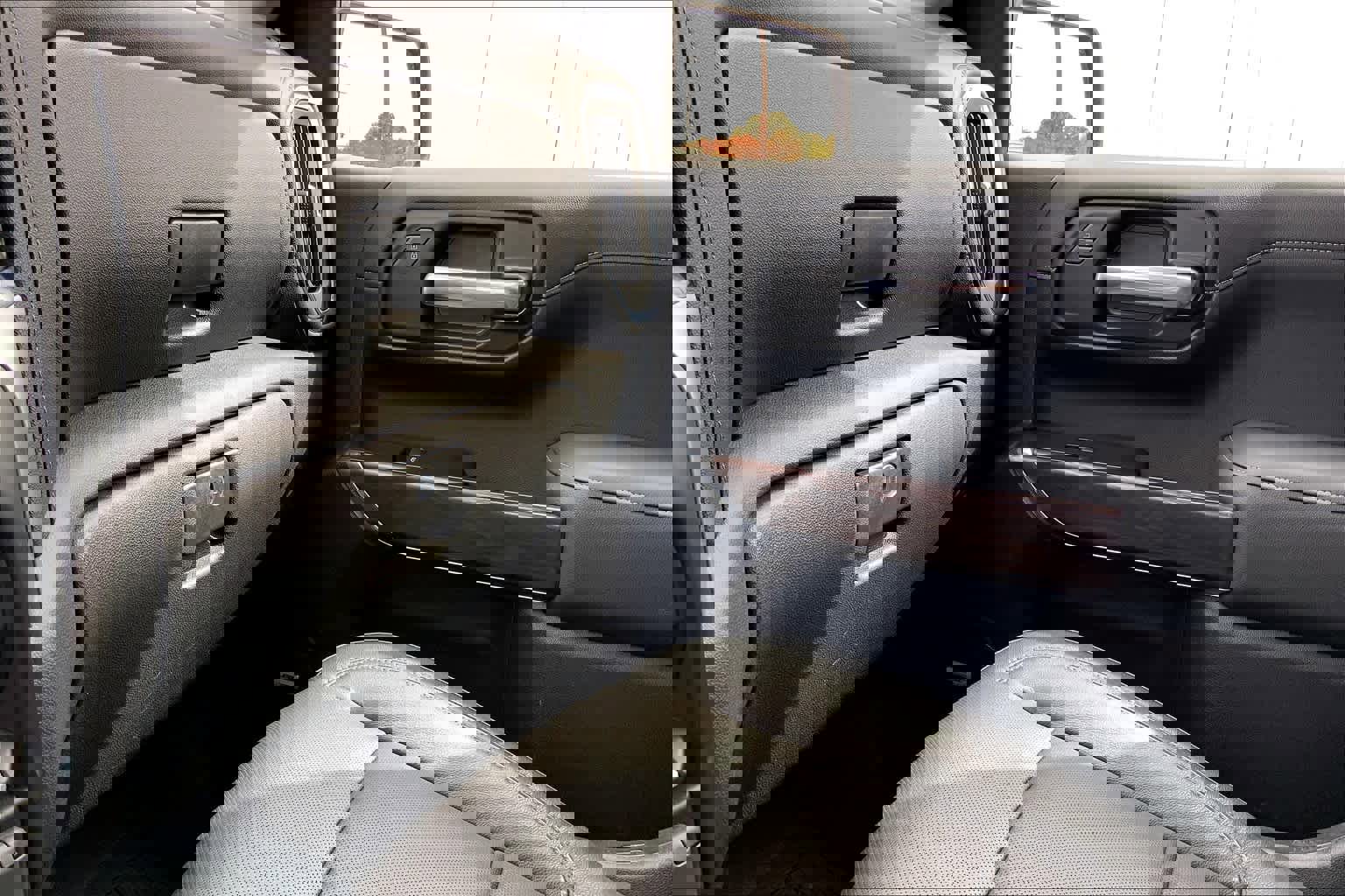 Used 2020 GMC Sierra 1500 SLT image 36