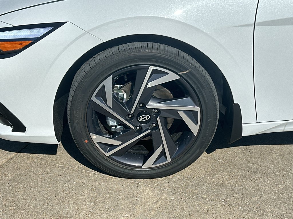New 2026 Hyundai Elantra Limited FWD image 7