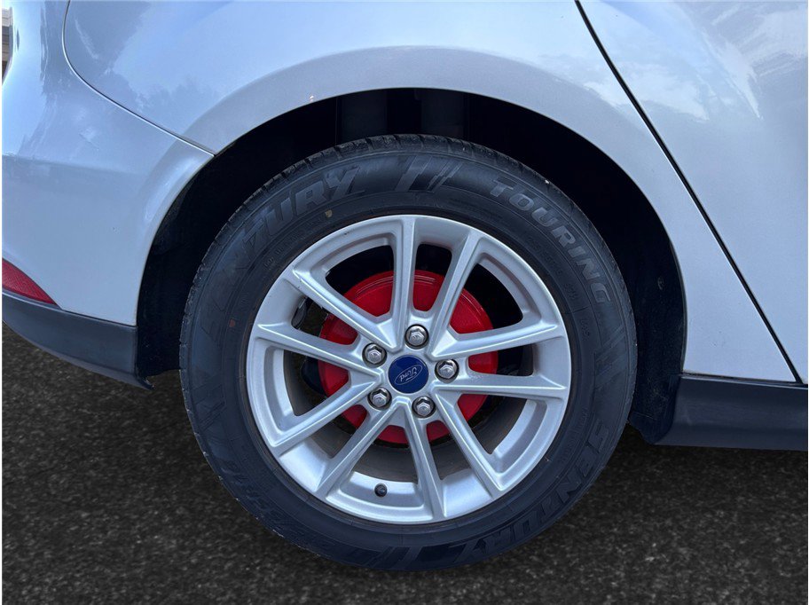Used 2015 Ford Focus SE image 13