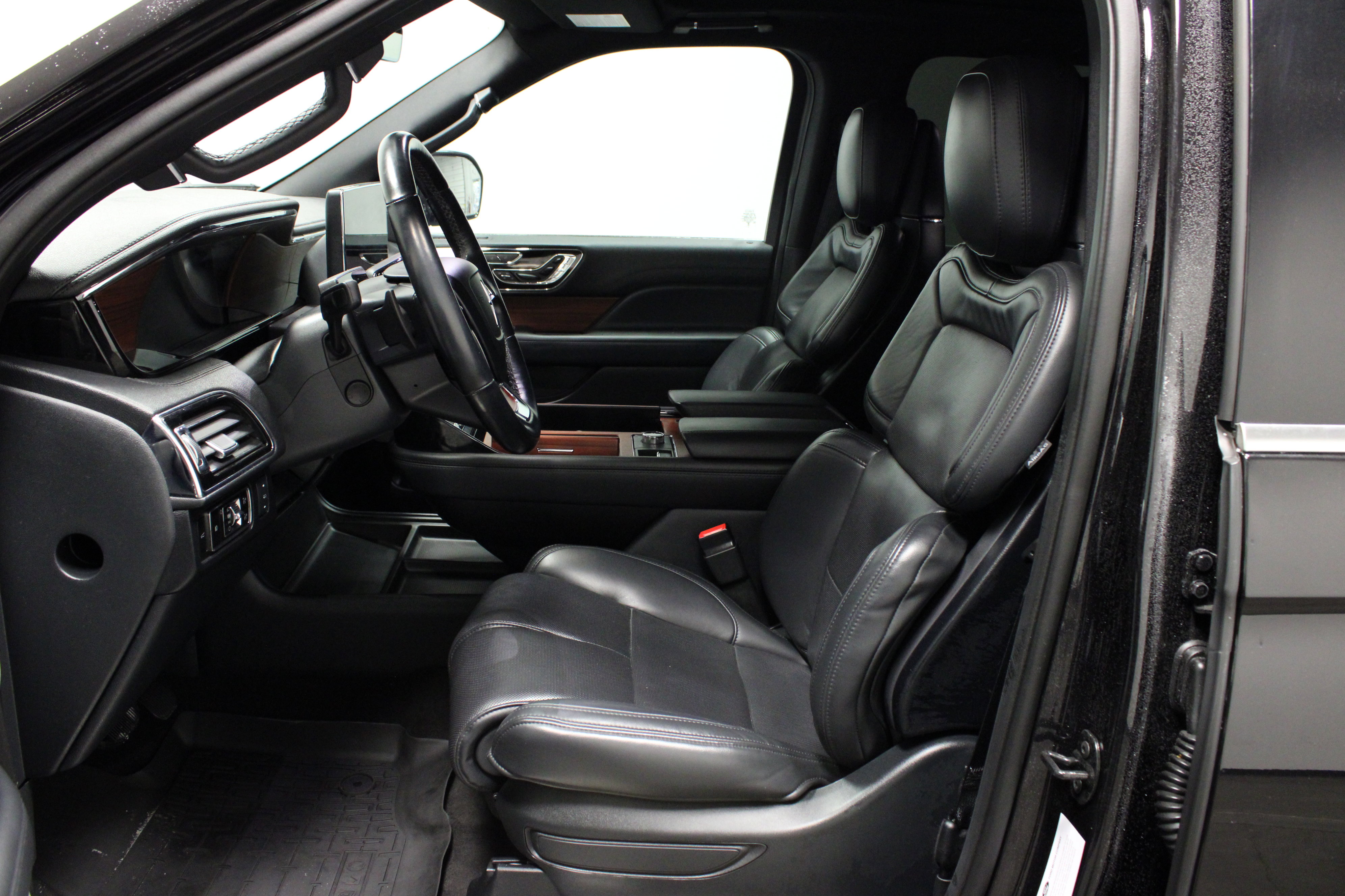 Used 2023 Lincoln Navigator L Reserve image 20