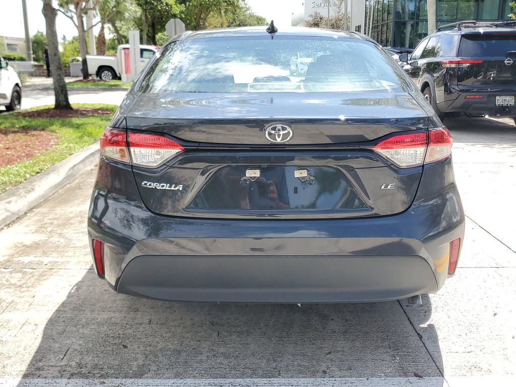 Used 2025 Toyota Corolla LE FWD image 5