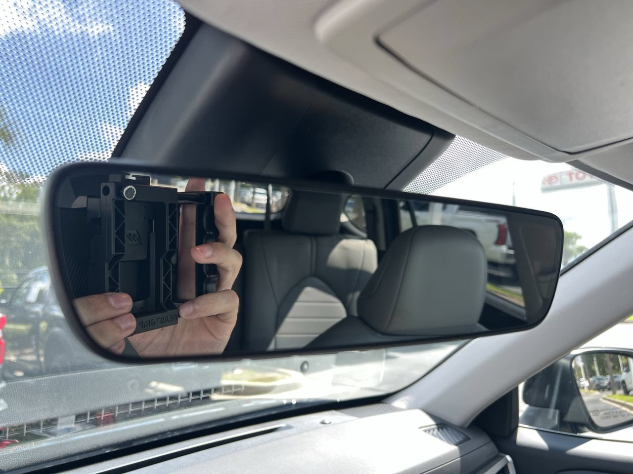 Used 2023 Toyota Highlander XLE FWD image 27