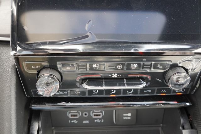 New 2025 Jeep Grand Cherokee L Limited w/ Luxury Tech Group II image 16