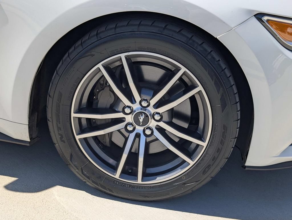 Used 2017 Ford Mustang GT RWD image 6