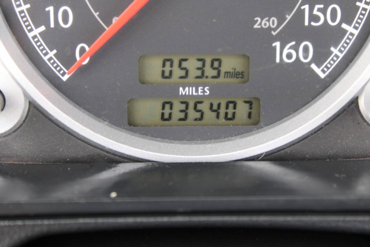 Used 2005 Chrysler Crossfire Limited RWD image 16