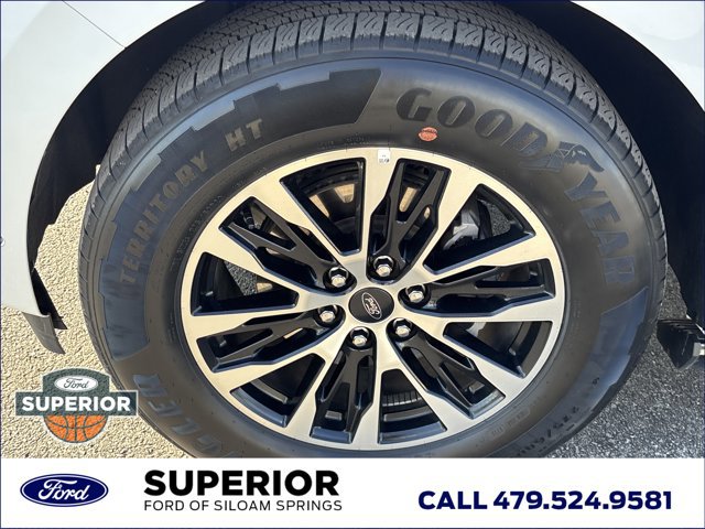 Used 2025 Ford Expedition Platinum image 17