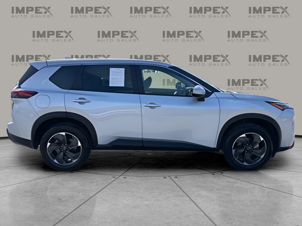 Used 2025 Nissan Rogue SV image 6