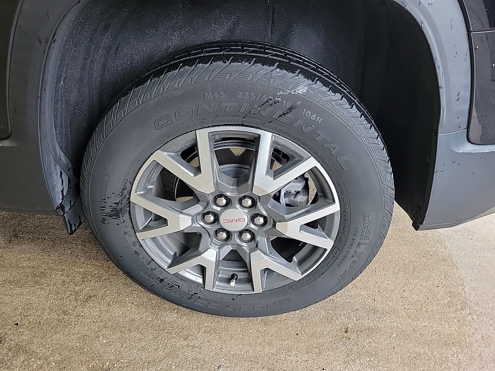 Used 2023 GMC Acadia SLE image 17