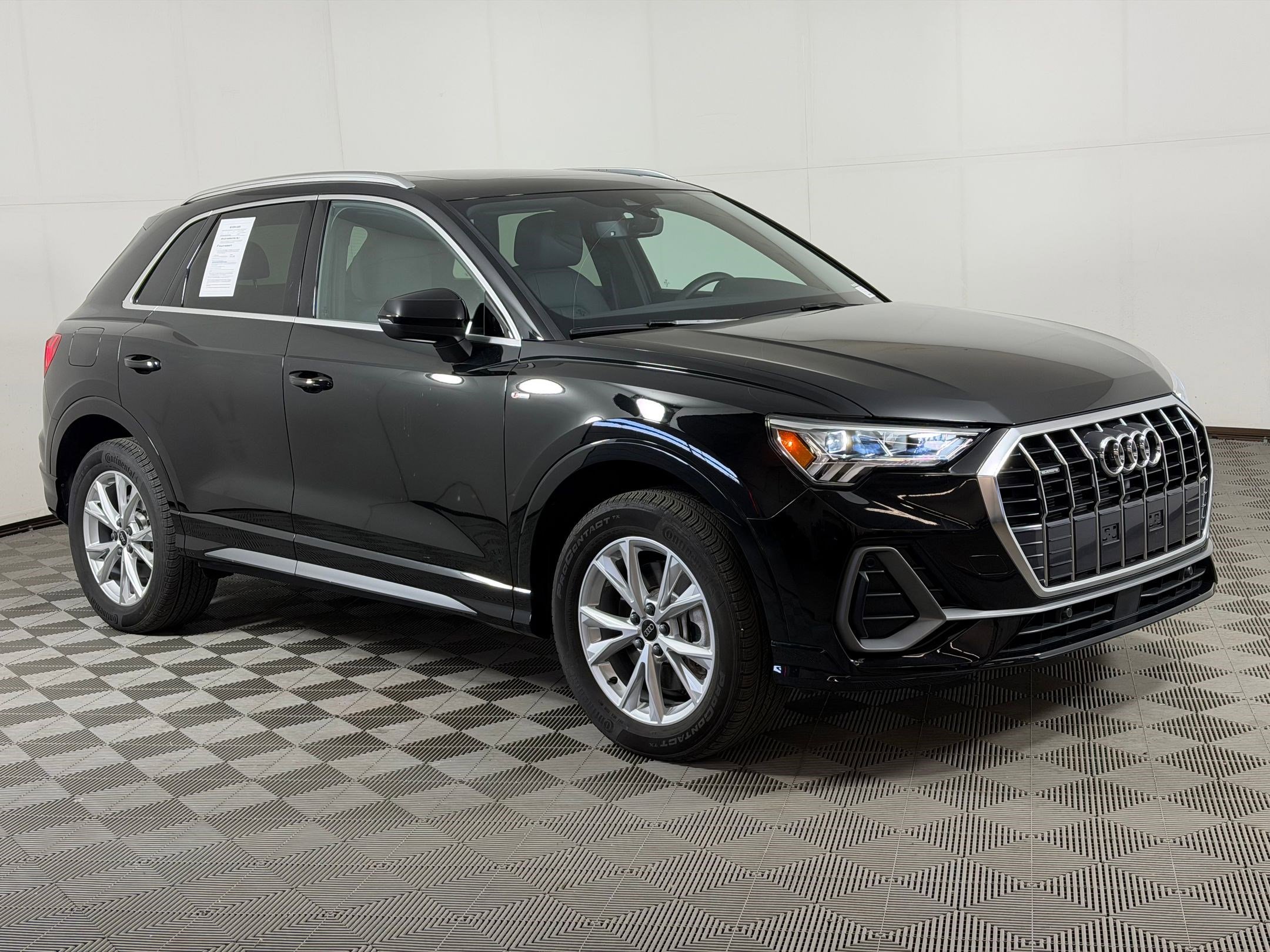 Certified 2025 Audi Q3 2.0T Premium w/ Convenience Package AWD/4WD image 7