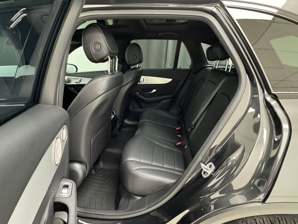 Used 2021 Mercedes-Benz GLC 300 image 12