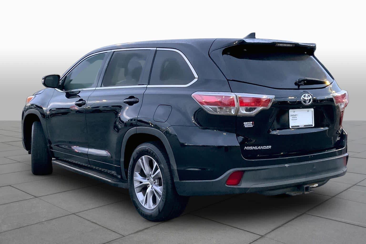 Used 2014 Toyota Highlander Plus FWD image 12