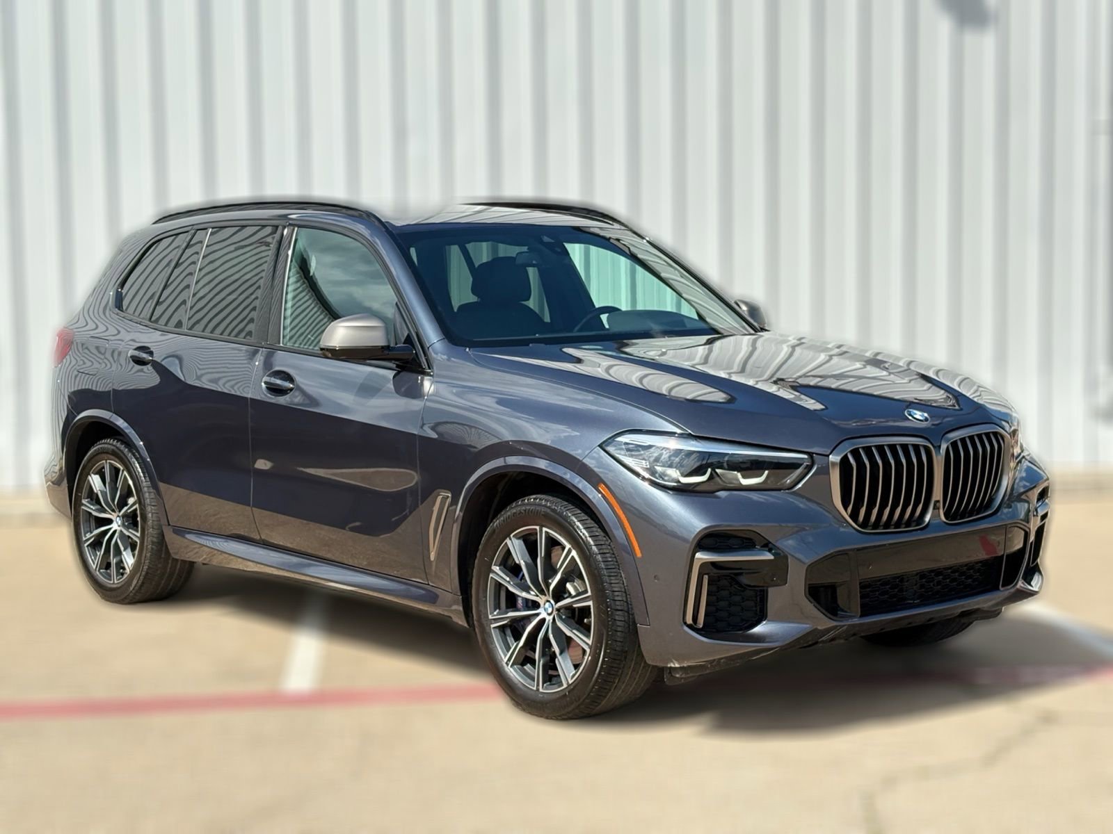 Used 2022 BMW X5 M50i w/ Premium Package image 5