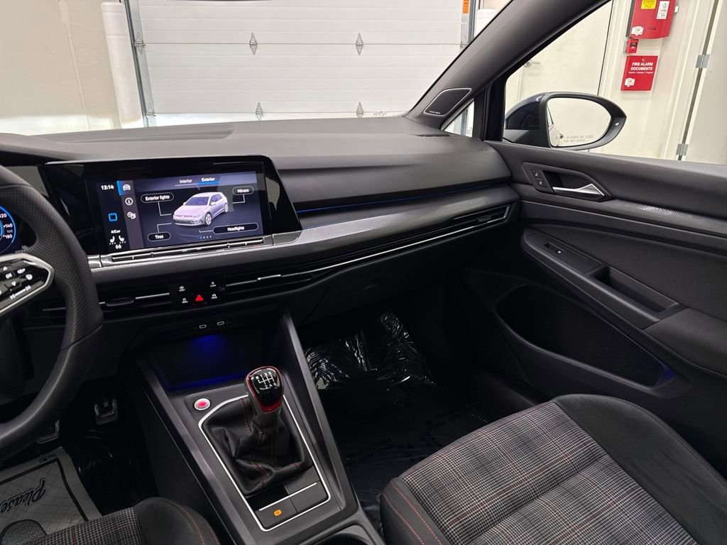Used 2022 Volkswagen GTI SE image 15