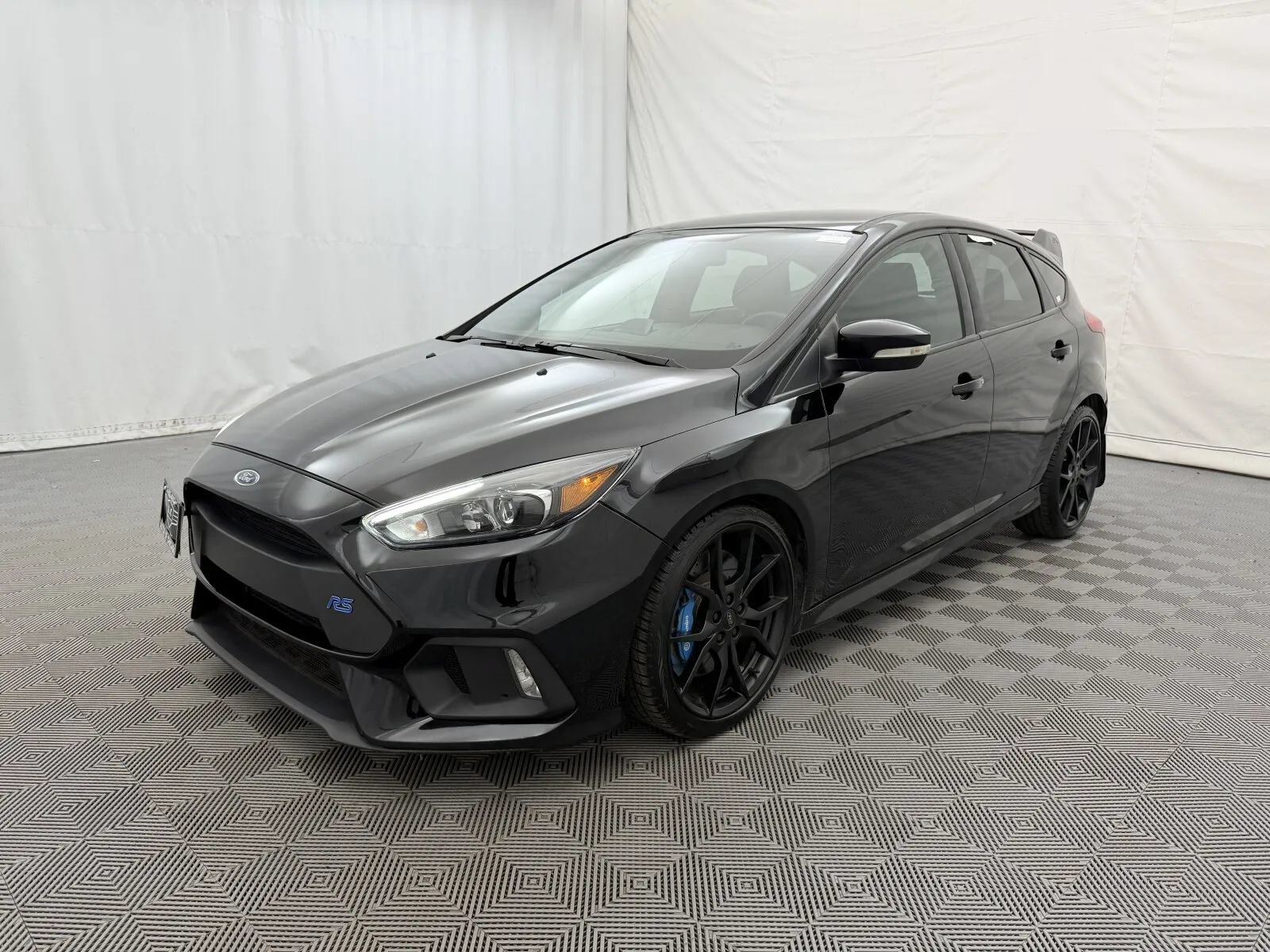 Used 2017 Ford Focus RS AWD/4WD image 2