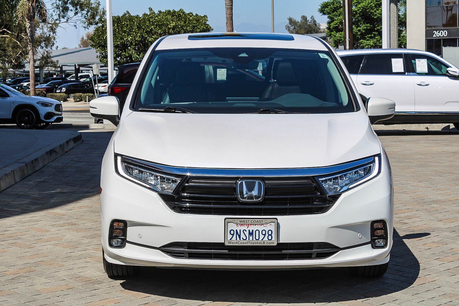 Used 2024 Honda Odyssey Touring image 2